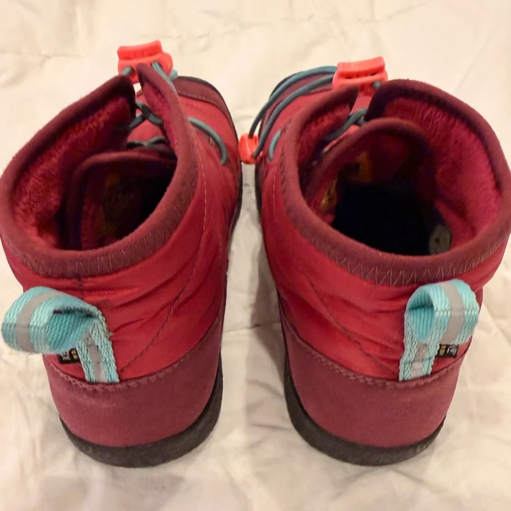 Keen Kids Insulated Winter Boots Red Thermal Insole Bungee Lace‎ Size 3